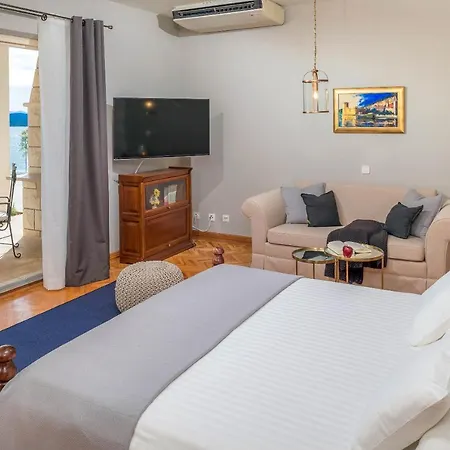Hvar Sleeps 14 Pool Air Con Wifi 흐바르