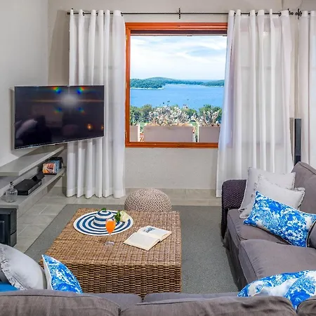 Hvar Sleeps 14 Pool Air Con Wifi 흐바르
